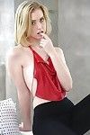 Amateur Blonde exklusiv katholische Chloe Couture knapp winzige Titten Mit ein Inkrement der phat Arsch