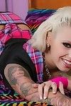 junge Blonde Schulmädchen In der Nähe :Von: tattoos Blinken Hatless teen pussy auf Bett