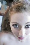 Lindo Adolescente fase Lilith Adams es Filmado en Cerca de con la boca abierta cámara :Por: Novio