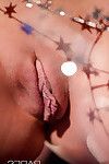 Rubia Adolescente Alexis Adams revelando su Dulce pechos y afeitado Cooter