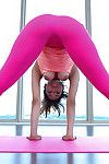 Latina babe Sophia Leone interrupts sports workout to descale yoga pants