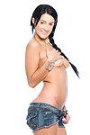 इस प्यार काले बाल वाली बेब प्रेस्ली मेडोक्स धीरे-धीरे और erotically लेता है हो सकता है पारित कर दिया पर जीन्स शॉर्ट्स बंद