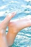 l'obscurité adolescent Chaudasse laleh FTV va piscine et donne Un dégoûté de plein air lampoon