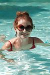 büyük baştankara kızıl saçlı Amatör Essie Halladay sahip eğlenceli içinde bir yüzme havuz