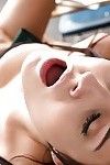 Tatoué rousse écolière obtient hardeurs pour cum sur leur façon la langue et seins