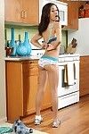精致 贝贝 Amia 摩瑞提 构成 在 厨房 和 喜欢 一个 另一个 性感的 内衣