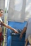 gorąca uczennica Nikki Benzo w A ostre spódnica dostaje przejebane w rzeczywistość