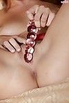 sexy Bruna teen Teal Conrad è in sexy underclothing eroticamente giocare Con riferimento Per stessa