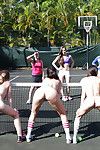 レズビアン は 有 一部の スポーツ 月 に沿って へ テニス 裁判所 のように 常に