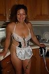 ประสบการณ์ ผมบลอนด์ ท่านหญิง Ivee แสดง อ thong adorned ก้น ใน ห้องครัว