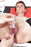 Короткие черноволосый Бабушка Рози распространение Волосатые киска для извращенец Доктор