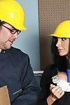 Milf in Strümpfe Shay Sehenswürdigkeiten zeigt Ihr riesige Titten zu Arbeiter und bekommt hardcored
