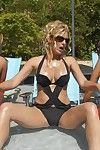 Três safadas Ava addams, Kristen Cameron e Brianna Ray bebida vinho e tem lez Sexo :por: o piscina