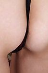 गर्म परिपक्व महिला के साथ बड़े स्तन करेन जोन्स लग रहा है गर्म में मोज़ा