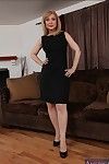 Verführerisch Reifen lady Nina Hartley Rutschen aus Ihr Kleid und Dessous