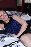 les plus âgés plumper Penny Prite dévoilement Minuscule seins avant se masturber chauve Chatte