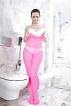 Старше соло модель Mischelle удаление розовый колготки от Зад в Ванная комната