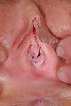 以上 Hirsute 女性 レオナ 広がる ピンク 滑り のための clitoral 刺激