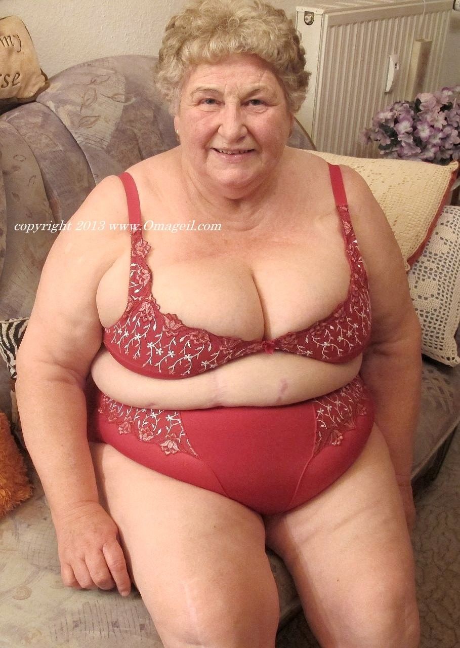 busty Nackt alt Frau haben Spaß bei Reifen Sex Bilder