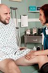 नर्स किम भर देता है के sick, Fucks के विशाल मुश्किल पर