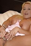 Blonde mature chubby lets her fuckmate taste her wet slit